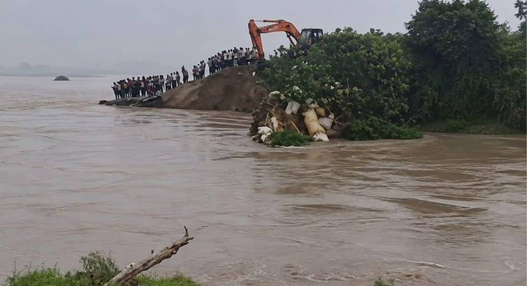 ऊर्जा मंत्री के गांव में टूटा तटबंध