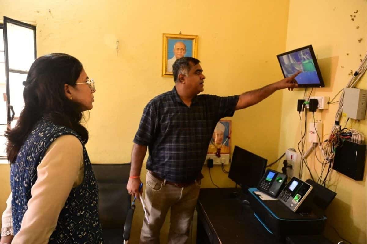 भागलपुर में पहले जीविका-सुधा बिक्री केंद्र का शुभारंभ, हर पंचायत में खुलेंगे ऐसे केंद्र भागलपुर में पहले जीविका-सुधा बिक्री केंद्र का शुभारंभ, हर पंचायत में खुलेंगे ऐसे केंद्र Sudha Sales Centre 3