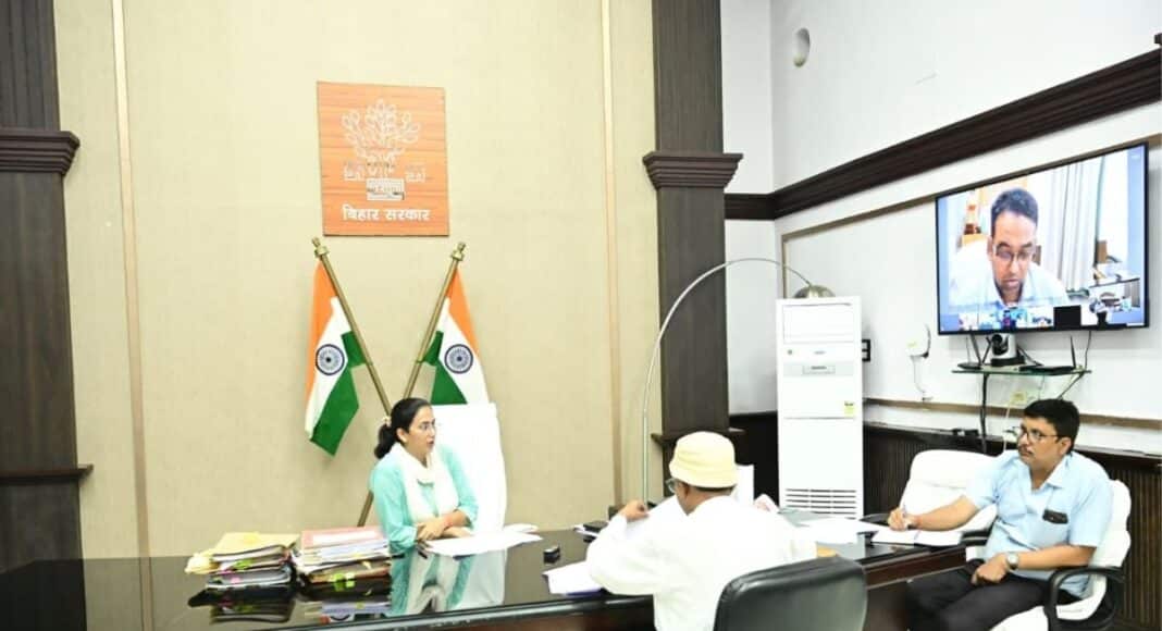 परियोजनाओं की समीक्षा