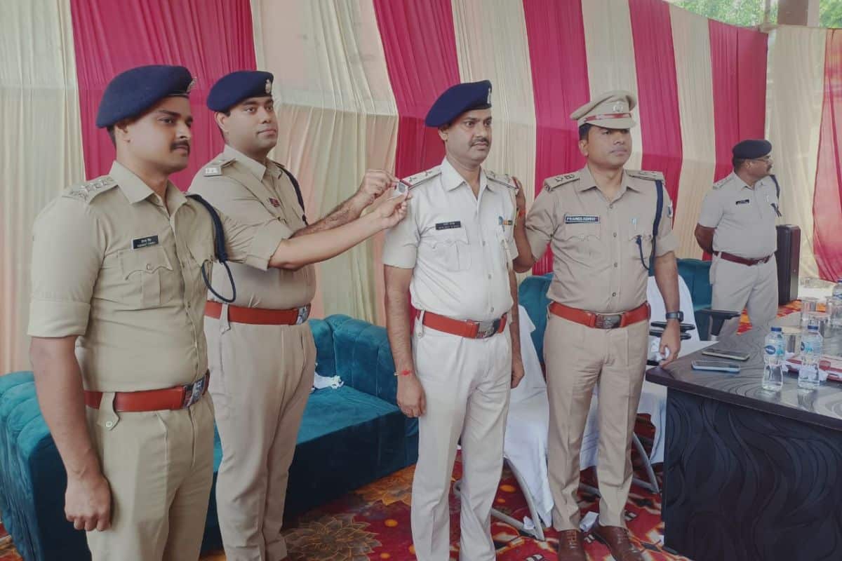 भागलपुर पुलिस में 137 ASI बने दारोगा, अब संभालेंगे बड़ी जिम्मेदारी भागलपुर पुलिस में 137 ASI बने दारोगा, अब संभालेंगे बड़ी जिम्मेदारी Bhagalpur Police Promotion 3