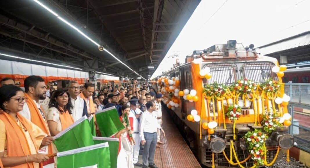 सोमनाथ के लिए रवाना विशेष ट्रेन