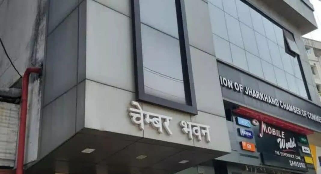 सुबह से लगी मतदाताओं की कतार
