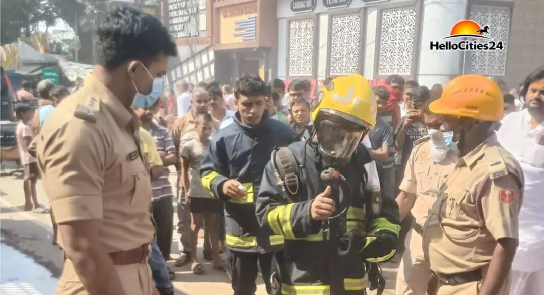 टेक्नोसपोर्ट मॉल