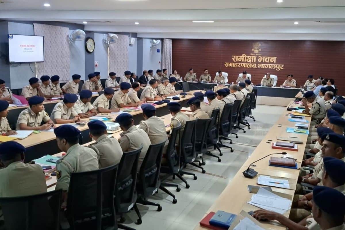 Bhagalpur : क्राइम मीटिंग में SSP के सख्त निर्देश, त्योहारों में DJ पर पूर्ण प्रतिबंध Bhagalpur crime meeting 2