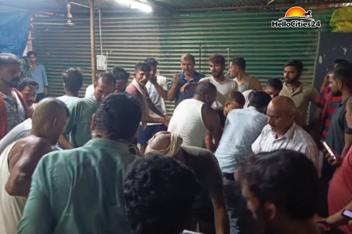 Bihar : वैशाली में भोज खाने निकले 20 लोग नाव पलटने से डूबे, 13 की मौत; रामपुर श्यामचंद में मचा कोहराम Bihar : वैशाली में भोज खाने निकले 20 लोग नाव पलटने से डूबे, 13 की मौत; रामपुर श्यामचंद में मचा कोहराम Raghopur Boat Accident 02