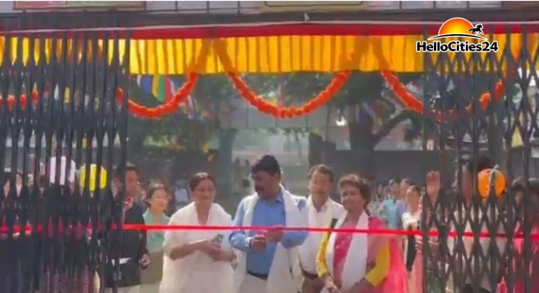 तिब्बती पोताला ऊनी कपड़ों का बाजार