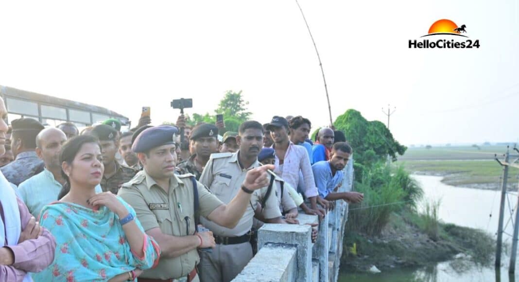 राघोपुर नाव हादसे के बाद घटनास्थल पर राहत और बचाव कार्य.