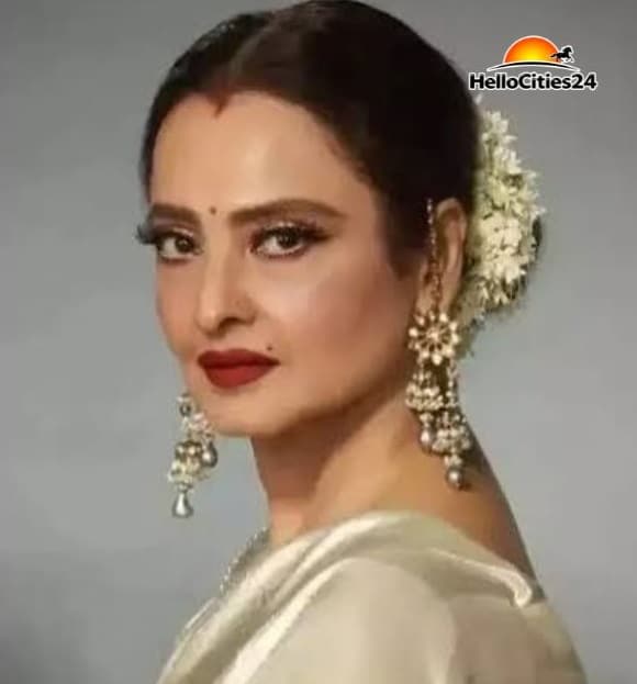 Rekha Birthday Special : नकली तिल का राज, जवां खूबसूरती और खून पीने की थ्योरी, रेखा से जुड़े 5 चौंकाने वाले किस्से rekha